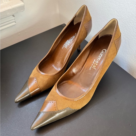 DESIGNER Gunmetal Italy Two-Tone Leather & Suede Pointed Toe Pumps - Picture 1 of 6